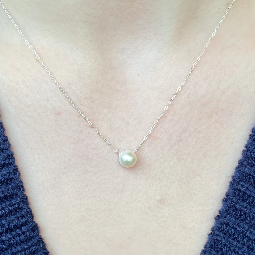 Plain Pearl Necklace